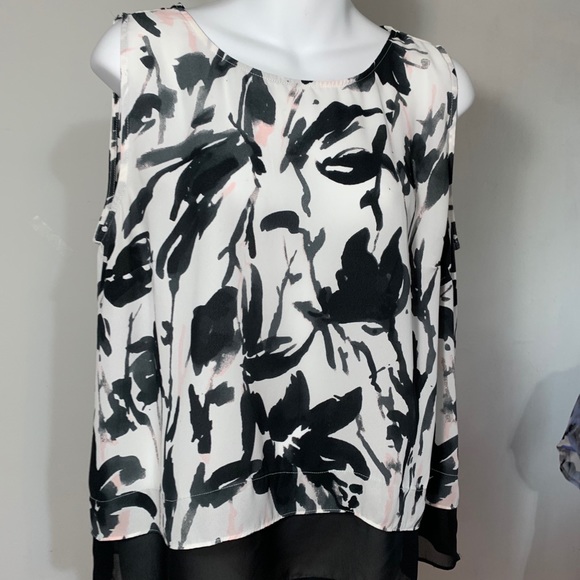 INC Sleeveless Top ๐ฅณHost Pick๐๐๐ค๐ป๐ด๐น - Picture 2 of 6